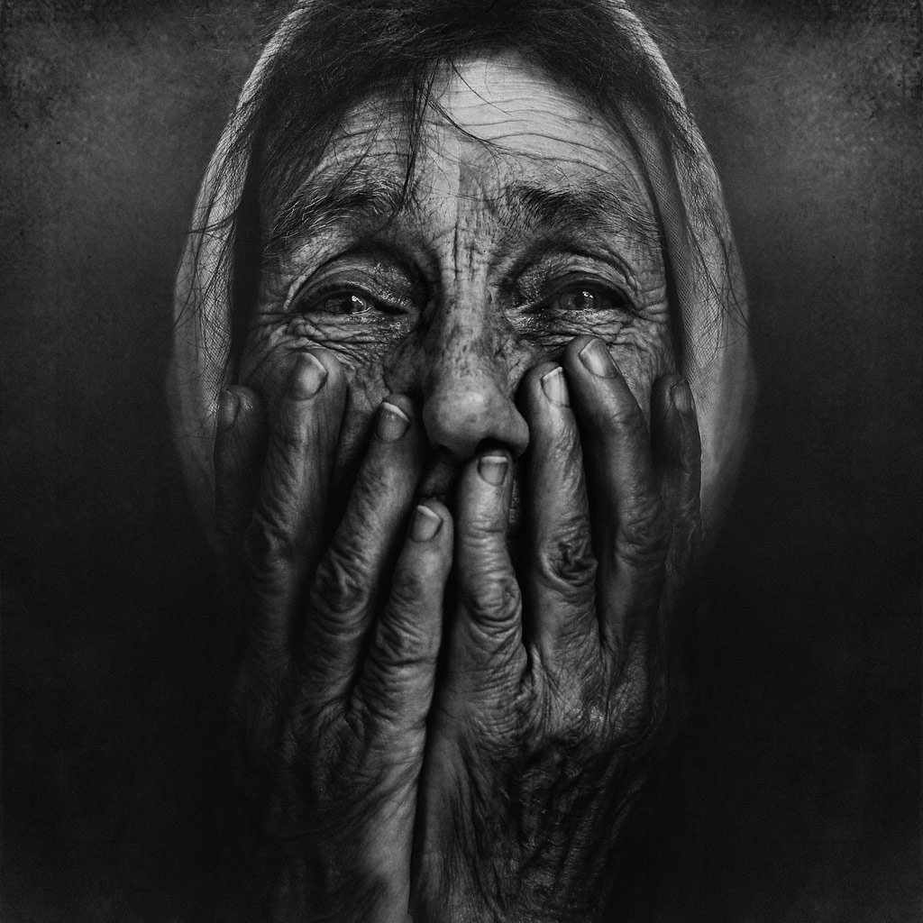 http://www.emptykingdom.com/wp-content/uploads/2011/08/Lee-Jeffries_web2.jpg